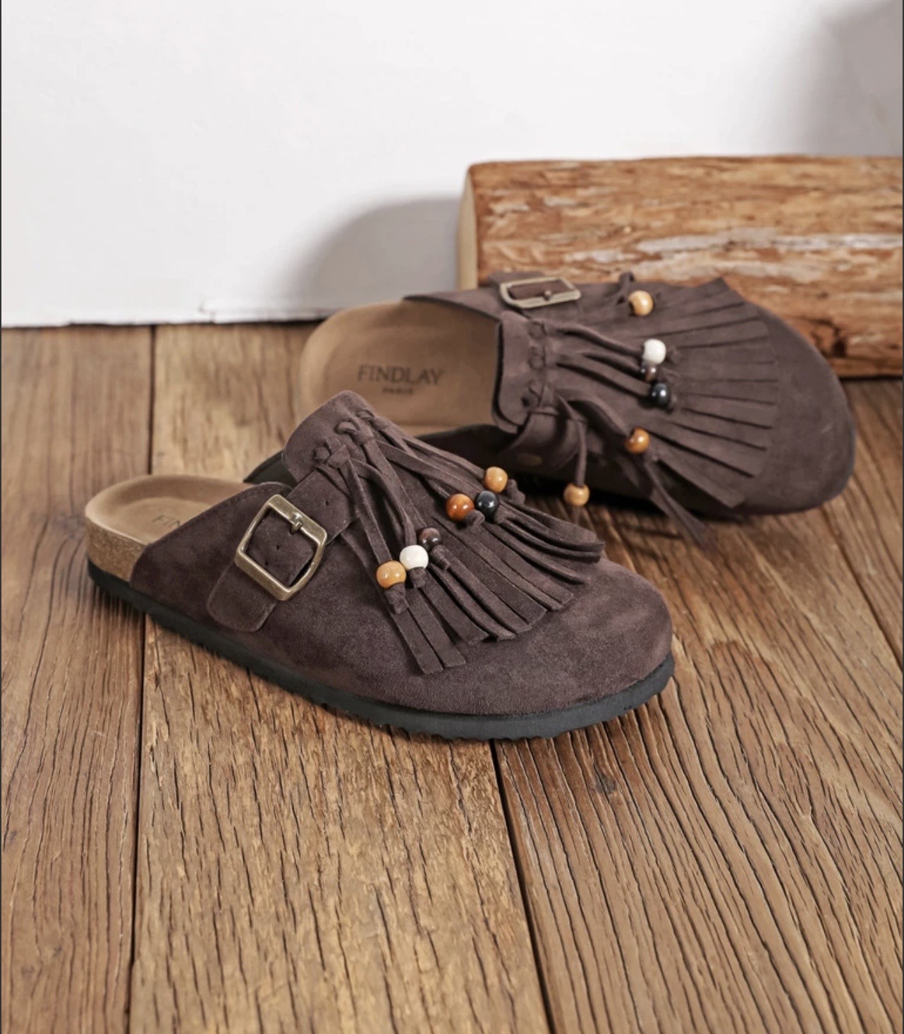 SABOTS MARRON FRANGES ET PERLE